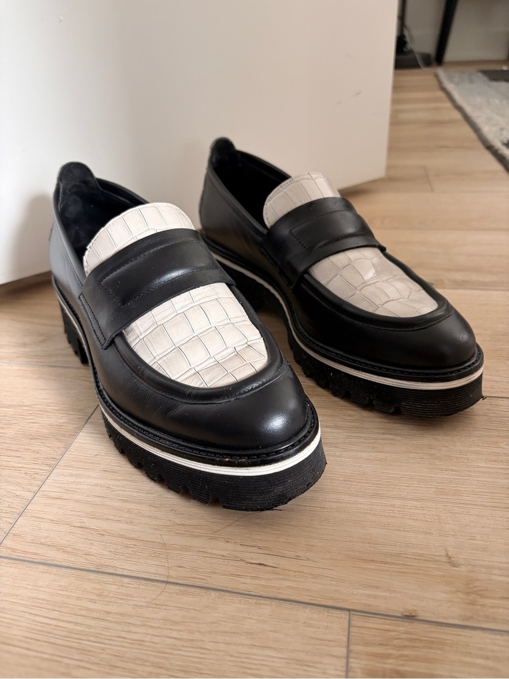 Black and White Chunky Italian Leather Loafers - M. Gemi Women’s size 39